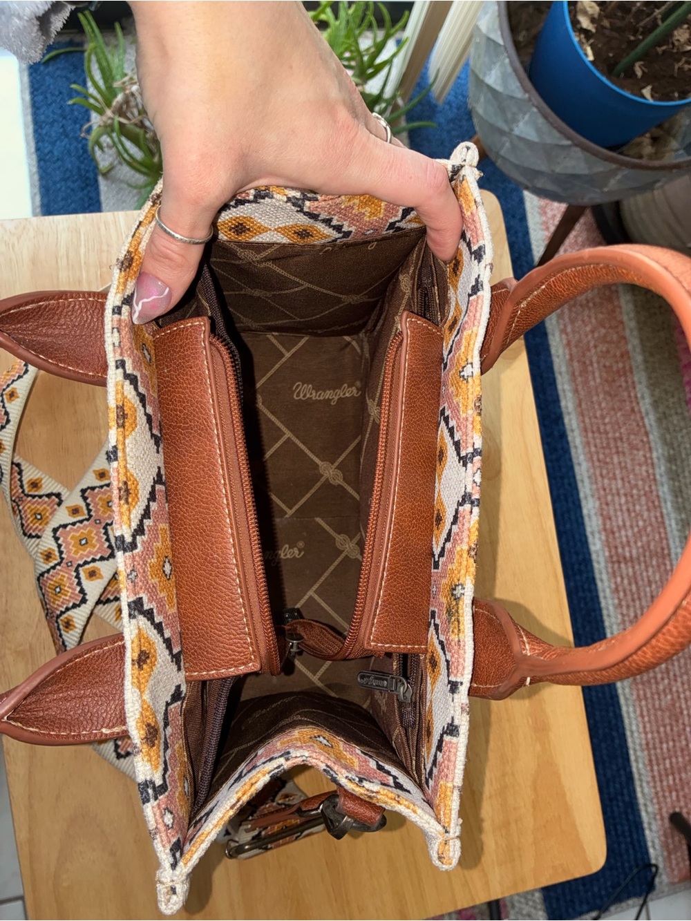 ⁠Wrangler Aztec Canvas Crossbody Tote Bag Western Southwestern Boho⁠ - Picture 9 of 9